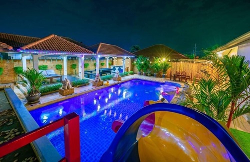 Bang Sare Villa | Romantic pool villa just 5 mins from the beach