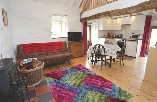 Manod Cottage | Romantic retreat, pet friendly, stunning views, log burner, walks from the door.