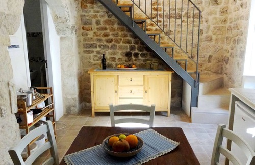 Scicli House | Romantic roof-terraced holiday rental in the center. Illimited free wifi.