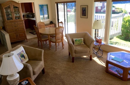 Grapeview House | Romantic Stretch Island Waterfront View Cottage w/Hot Tub and Easy Beach Access