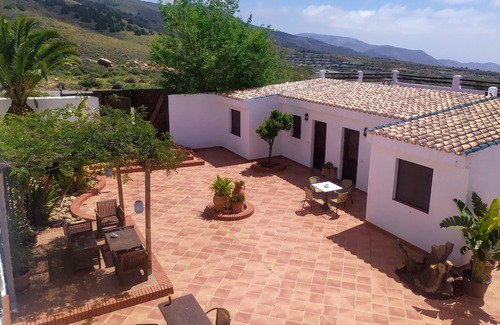 Felix Apartment | ROMANTIC STUDIO IN BEAUTIFUL RIVER VILLA NEAR THE SEA