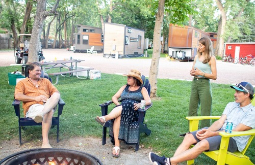 Lyons Resort | Romantic Tiny Retreat by the River – Open Sol Near Boulder & the Rockies