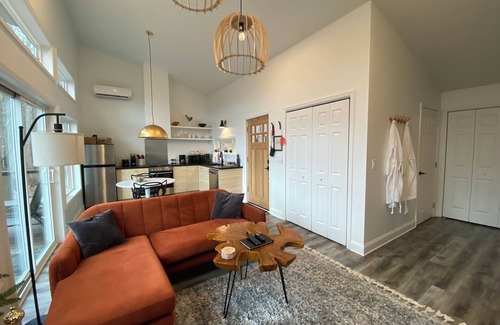 Trion Cabin | Romantic Tree House Hideaway, Private 15 Acres, Mountain View, Ofuro Soaking Tub