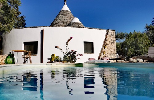 Ceglie Messapica Villa | Romantic trullo with private pool surrounded by nature