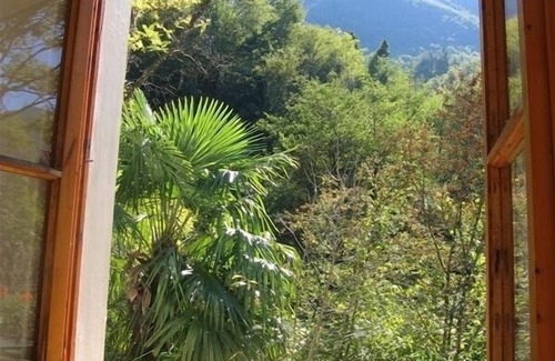 Fivizzano House | Romantic Tuscan Riverside Cottage Close to Shops/Restaurants
