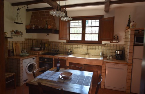 Montescudaio Villa | Romantic Tuscan villa with comfort, 3 double rooms, air conditioning, wifi, pool, sea, flush