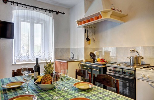 Gracisce Villa | Romantic Villa Angelina with a swimming pool for a very special vacation.