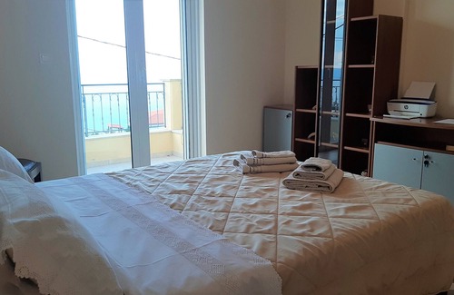 Kalamos Villa | Romantic Villa, panoramic sea view & explore Athens