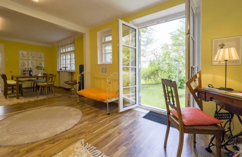 Ochsenhausen House | Romantic villa section in the baroque and musical town of Ochsenhausen