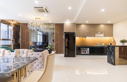 Bach Dang Riverside Apartment | Romantic luxury/modern Europeandesign/HCMC/buivienstreet/D4/D1