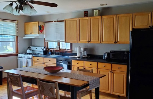 Tilghman House | Romantic Waterfront Cottage with Amazing Sunsets