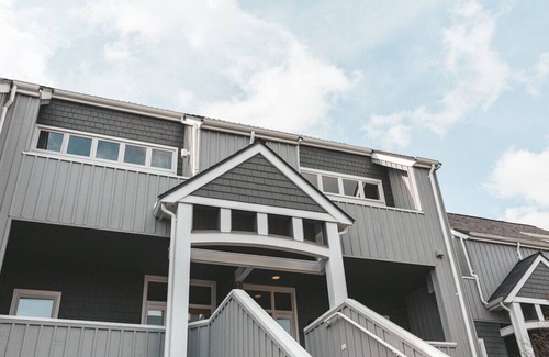 Blaine House | Romantic Waterfront Escape with Private Beach