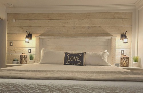 Sandisfield House | Romantic weekend getaway for two! featuring a fireplace and hot tub,