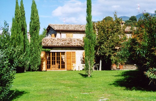 Casperia Villa | Rome countryside villa with swimming pool & outside bbq and pizza oven