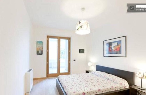 Casal Bertone Apartment | Rome: Modern Spacious Apartment in Rome - Free WIFI
