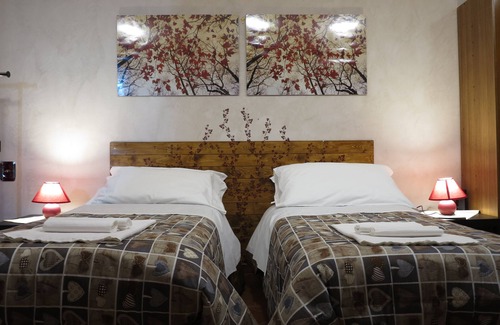 Sacrofano Bed & Breakfast | ROME - White ApartmentCancello in Sacrofano - Room Eleonora