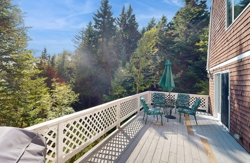 Southport Cottage | Romley House | Deck & New Luxe Kitchen | Near Boothbay Harbor