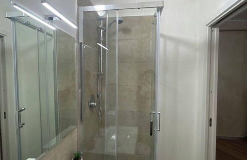 EUR House | Romoli Rooms and Suites - Room with external bathroom