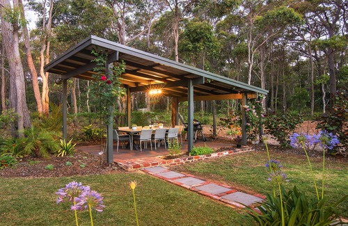 Margaret River House | Roo’s Leap Retreat Spacious, modern home on a tranquil bush block
