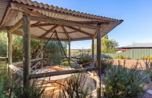Preston Beach House | Roo With A View By Swan Bnb Management