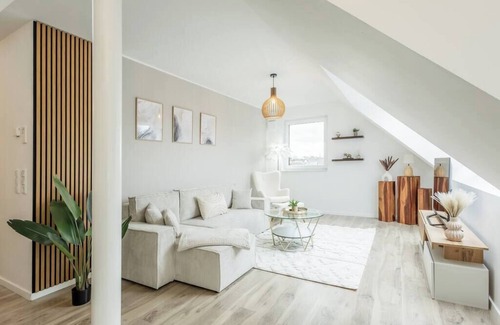 Rheda-Wiedenbruck Apartment | Roof-Suite 01 I Aufzug I BBQ I WiFi I Balkon I TV
