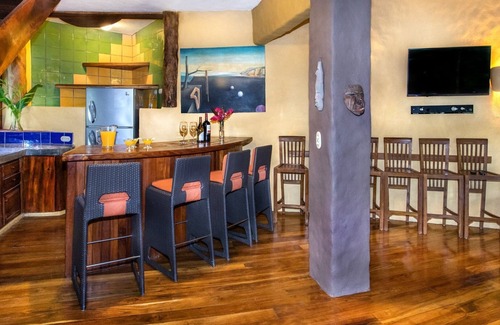Manuel Antonio Villa | Roof Top Deck with Huge Views, 3 Pools, Chef Included, Game Room, Monkeys