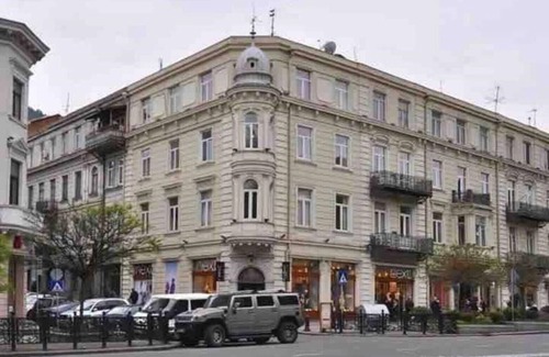 mtatsminda Apartment | Rooftop Blue Apartment at Rustaveli Avenue