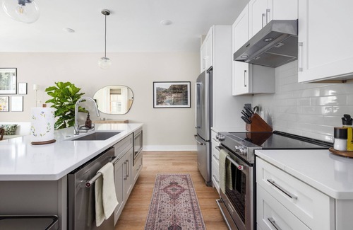 Wesley Heights House | Rooftop + Fire-pit + Peloton - Near Uptown
