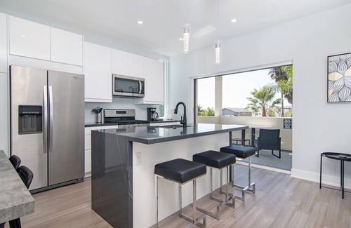 Bay Park House | Rooftop Hot Tub with Ocean Views, New House!