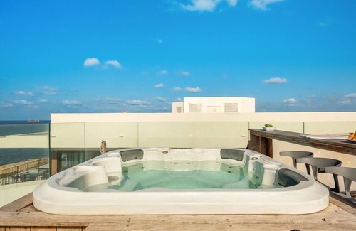 Haifa Condo | Rooftop Jacuzzi Seafront Penthouse by Sea N' Rent