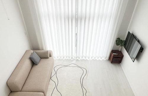 Gangneung House | Rooftop Moonlight Pension