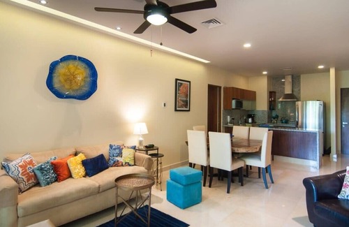 Gonzalo Guerrero Apartment | Rooftop Pool Oasis Steps to Beach, Jungle Views