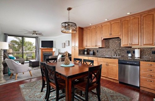 Townsite Condo | Rooftop Seabreeze ~ Gorgeous Ocean & Harbor View Penthouse Condo!