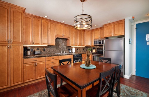 Townsite Condo | Rooftop Seabreeze ~ Gorgeous Ocean & Harbor View Penthouse Condo!