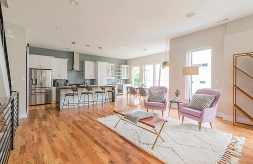 Third Ward House | Rooftop Views & Hot Tub, Walk to BofA Stadium, Uptown Lux