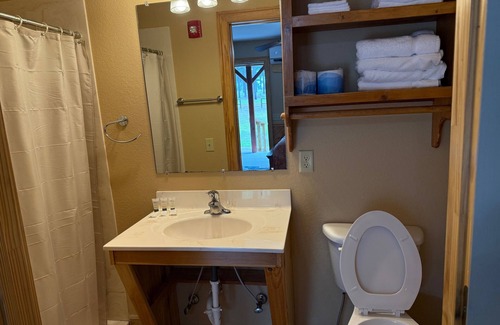 Twin City House | Room 1 & 2 - Charming 12-bedroom hotel with WiFi and AC in Twin City, GA.