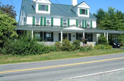 Enfield Bed & Breakfast | Room 1 at Lovely B&B in Country Setting.