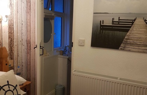 Paignton Bed & Breakfast | Room 1 double en-suite with en-suite shower room