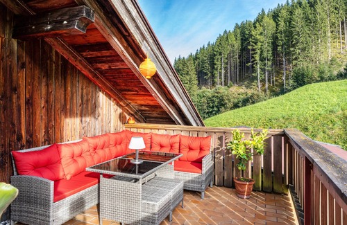 Hainzenberg Apartment | Room '14' with Mountain View, Private Terrace and Wi-Fi