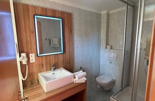Breitenbach am Inn Cottage | Room 2 - Pension Edelweiss