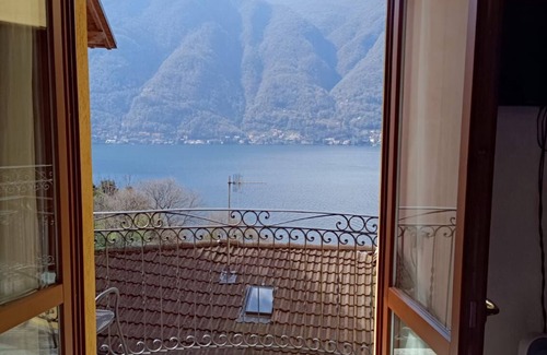 Nesso House | Room 2 with lake view, near the famous Nessus gorge.