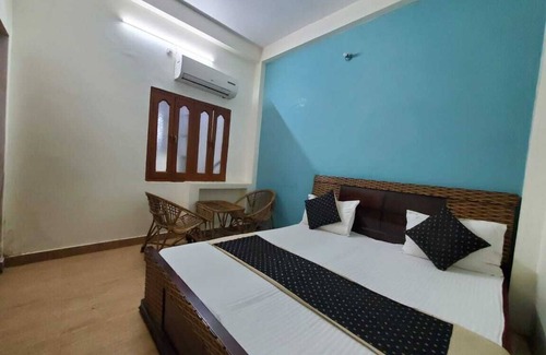 Varanasi Cabin | Room 3 - Near to River & Golden temple. Close to all visiting places is nearby