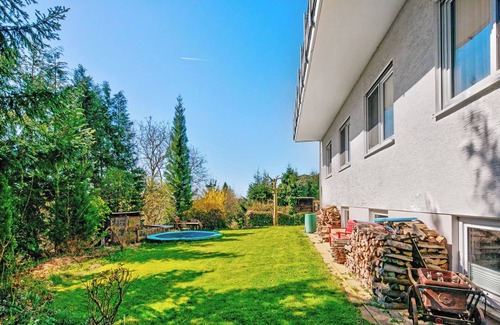 Voehringen Apartment | Room '3' with Shared Terrace and Wi-Fi