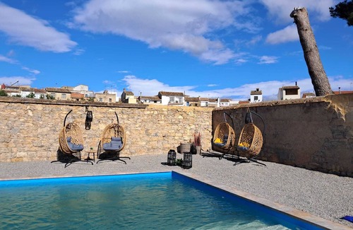 Alcublas Apartment | Room '3B' with Shared Pool, Private Garden and Wi-Fi