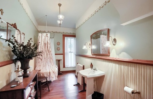 Tionesta Bed & Breakfast | Room 4 at The Vintage Inn Boutique B&B. Gourmet food and cocktails included!