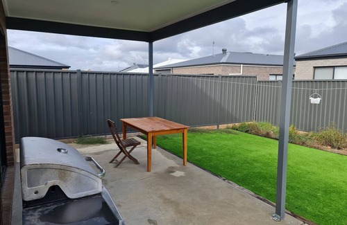 Delacombe House | Room 4 in brand new luxury home