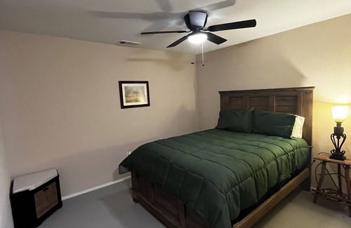 Brandon House | Room #4, sleeps 2 located just 20 mins from the heart of downtown Waxahachie.