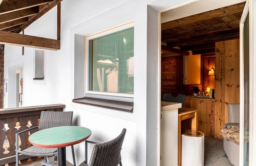 Seefeld in Tirol Apartment | Room '7 - Mit Terrasse' with Mountain View, Private Terrace and Wi-Fi