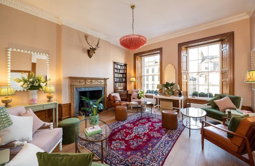 New Town House | Room 9 Summary: No. 5