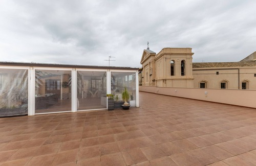 Licata Apartment | Room 'Al Duomo - Camera Doppia' with Shared Terrace, Wi-Fi and Air Conditioning